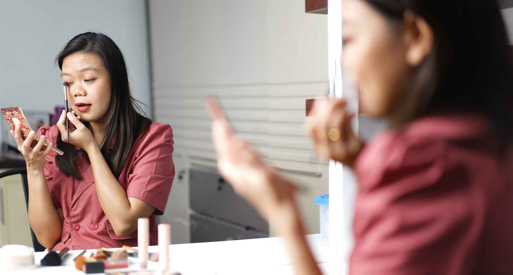 Efek yang Buruk Apabila Terlalu Memakai Kosmetik Secara Berlebihan