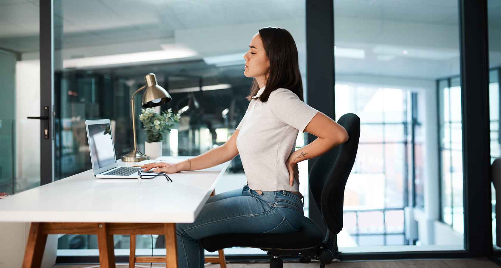 Efek Duduk Terlalu Lama yang Harus Diwaspadai